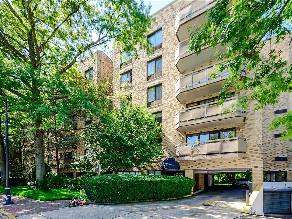 1st image of 141 Great Neck Rd APT 3F