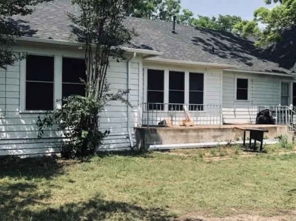 919 Davis St N, Sulphur Springs, TX 75482