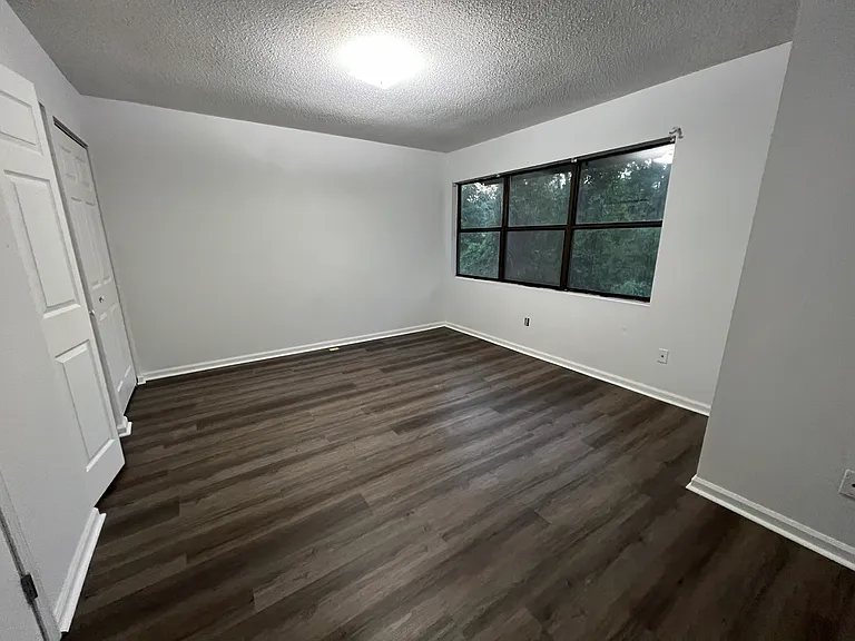 140 Freedom Ct #G — Photo 8