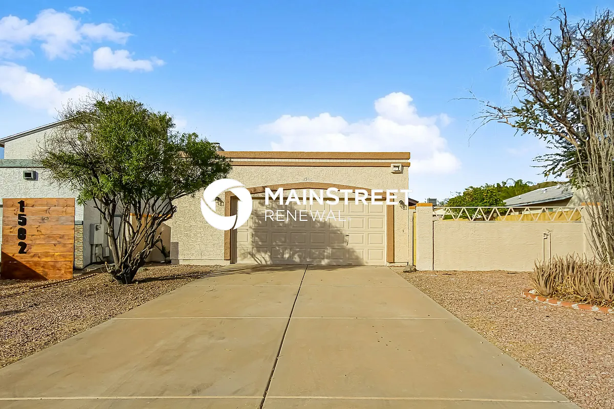 Front View - 1506 E Wescott Dr