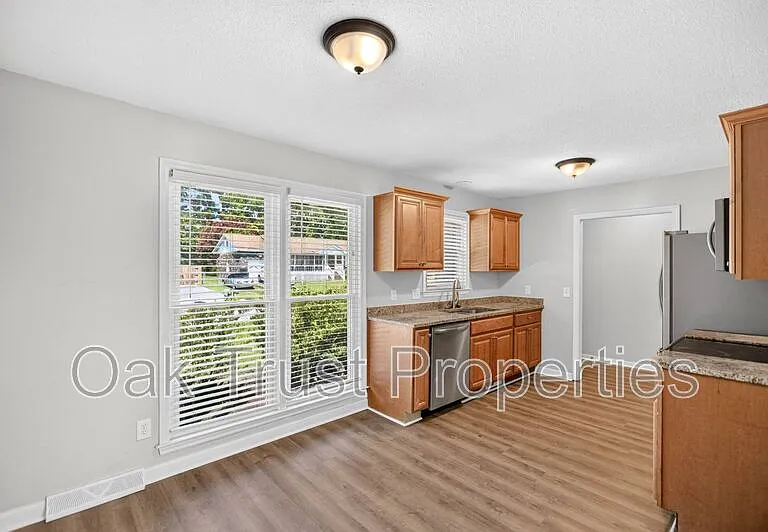 220 Cornell Dr — Photo 25