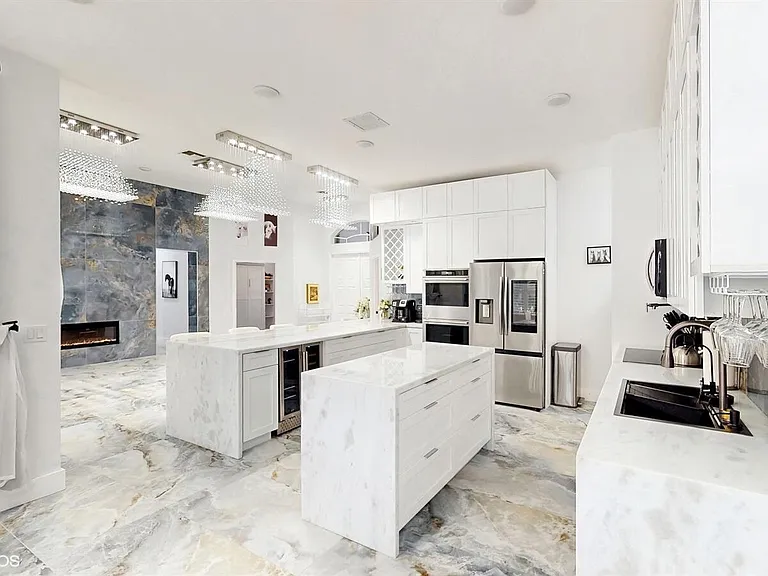 15700 Carrera Ln — Photo 9