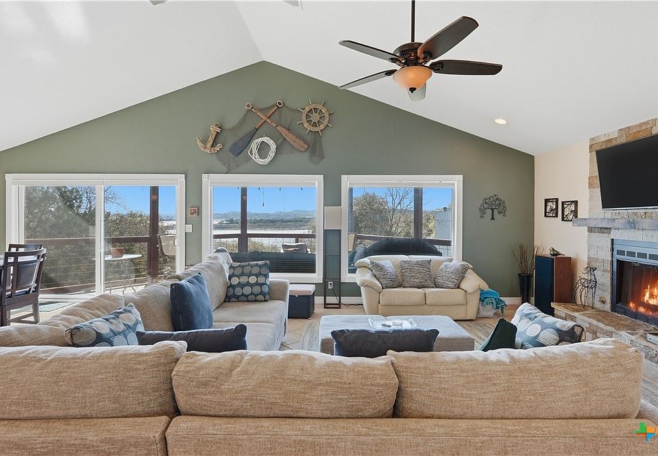 1st image of 956 Lakebreeze Dr