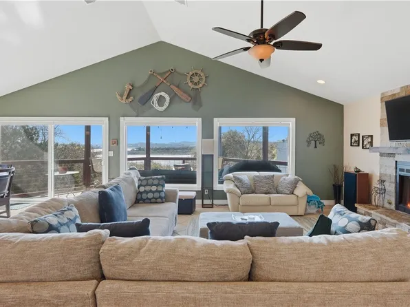 956 Lakebreeze Dr, Canyon Lake, TX 78133