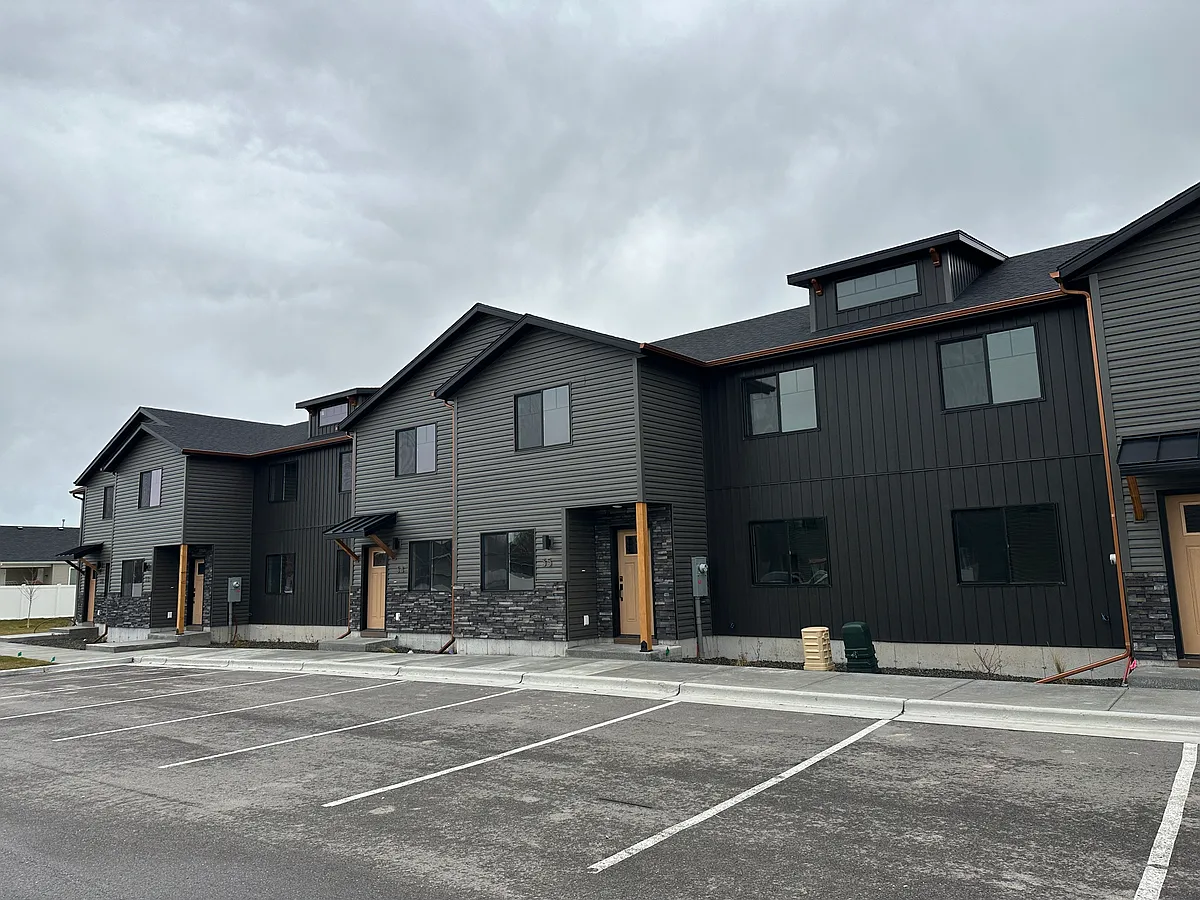 Building Photo - 3780 Philbin Rd #32
