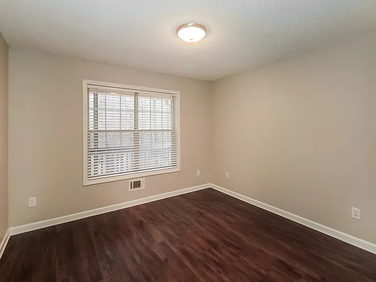 128 Alexander Dr — Photo 15