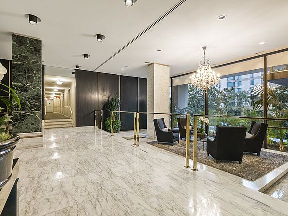 3rd image of 10450 Wilshire Blvd Unit 9F