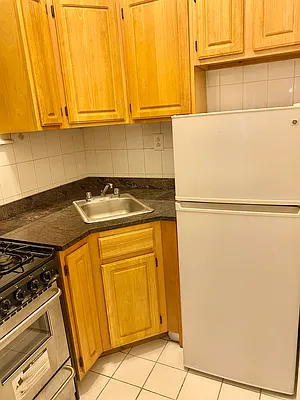 Rented by Paley Management | media 9