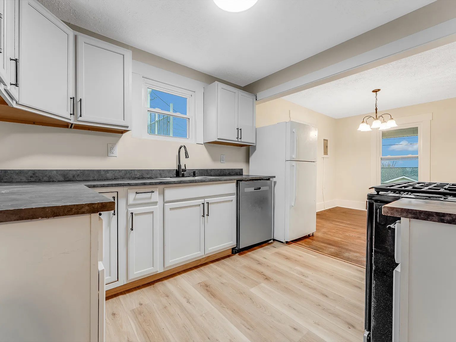 2 bed, 968 sqft, $1,475 — Photo 2