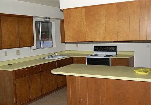 5th image of 3446 Newport Dr
