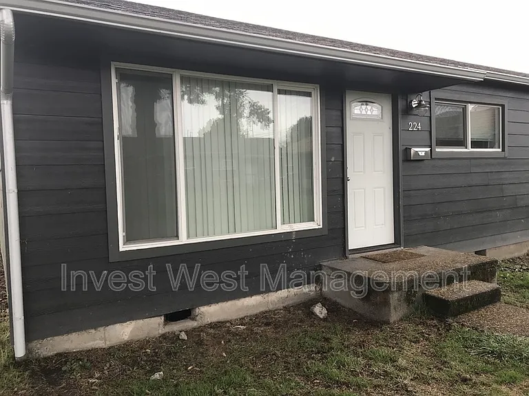 224 Cypress St — Photo 11