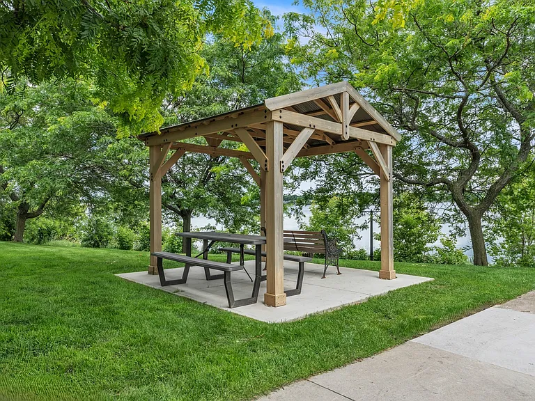 47 Village Dr — Photo 24