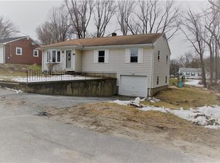 203 Abbey Dr, Cumberland, RI 02864