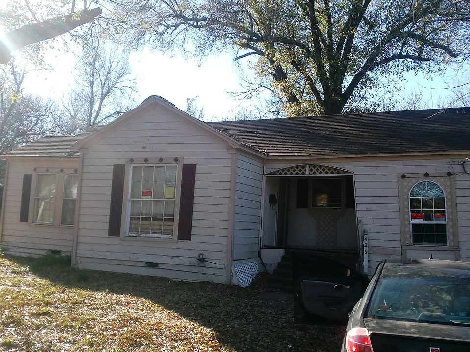 1st image of 429 10th St NE