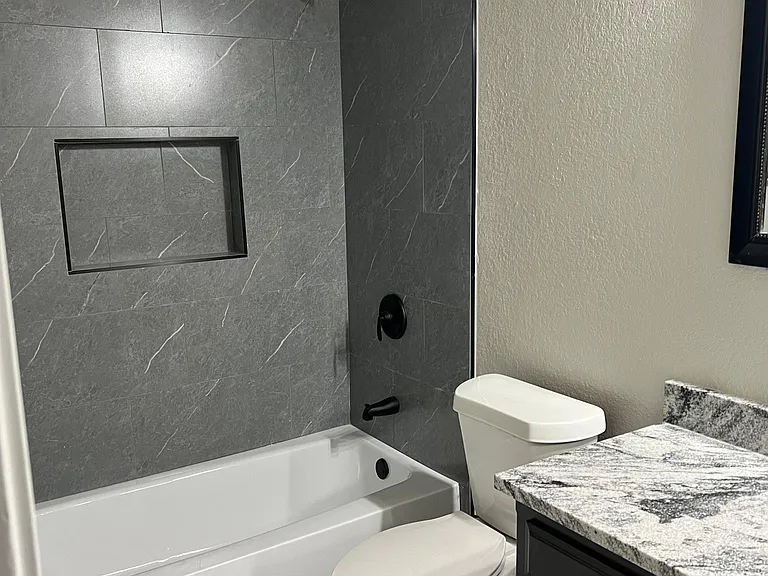 214 S Florence St — Photo 9