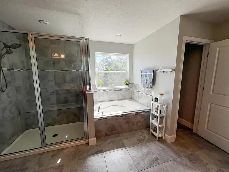 1585 Chelsea Manor Cir — Photo 22