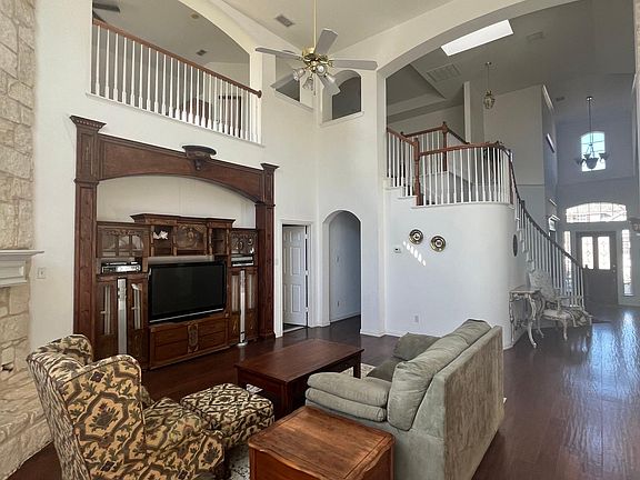 4th image of 4510 Burnhill Dr