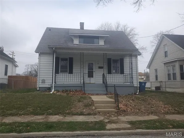 411 N Aurora St, Collinsville, IL 62234