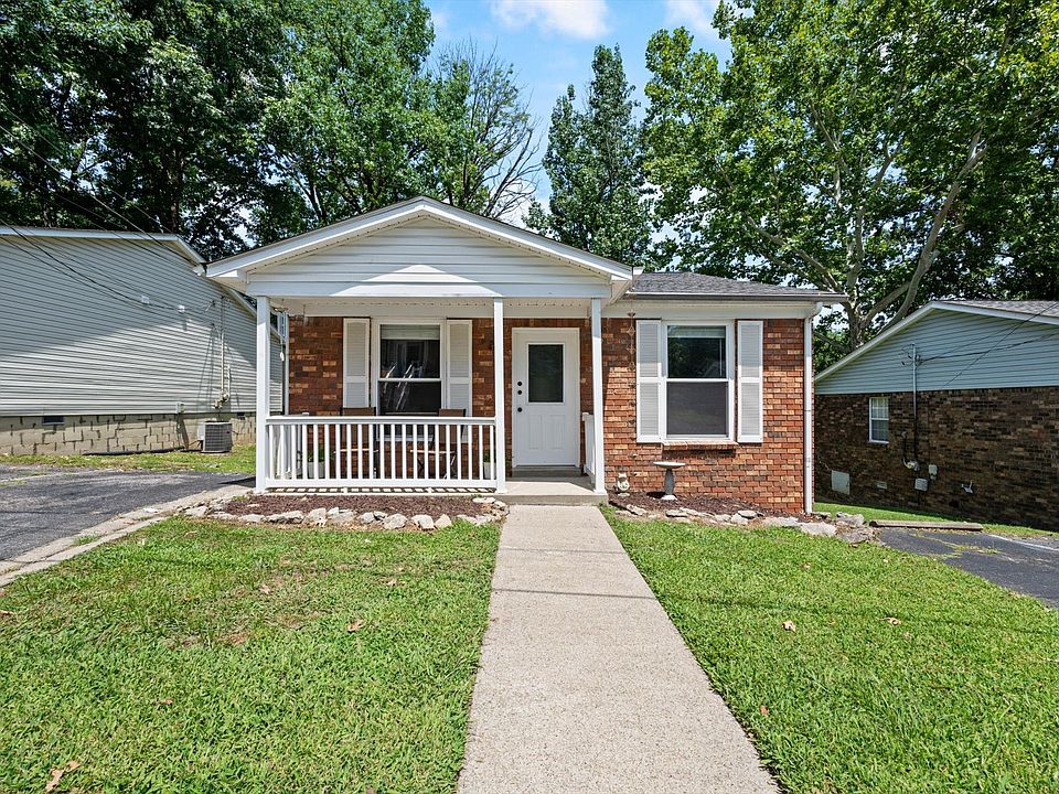 1st image of 102 Five Oaks Dr