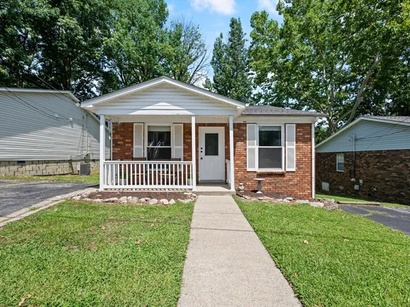 102 Five Oaks Dr, Nashville, TN 37217