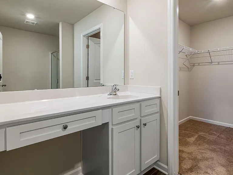 2203 Lagganmore Dr — Photo 2