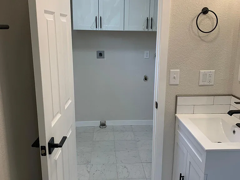 828 N Fee St — Photo 29