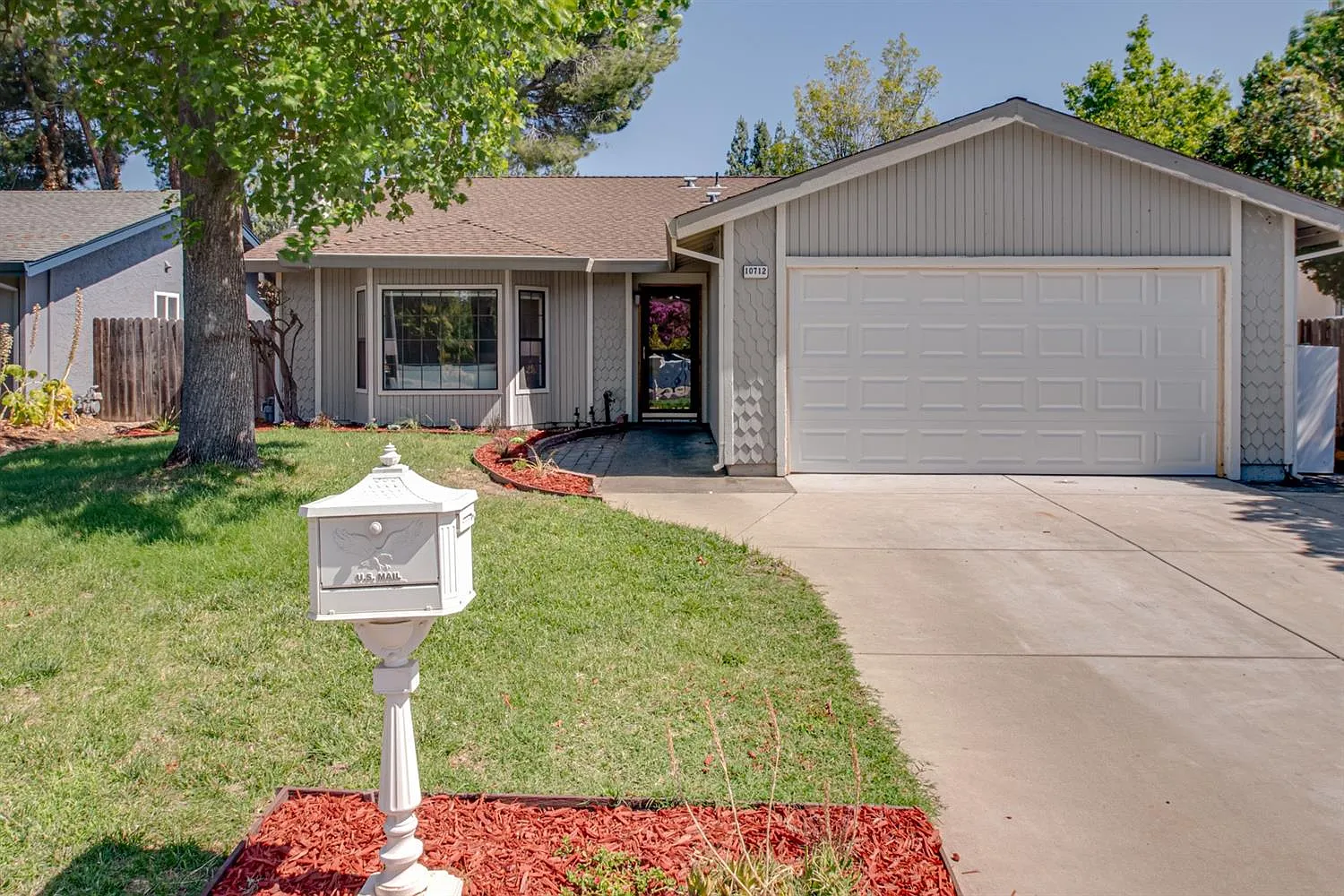 10712 Paiute Way photo 1