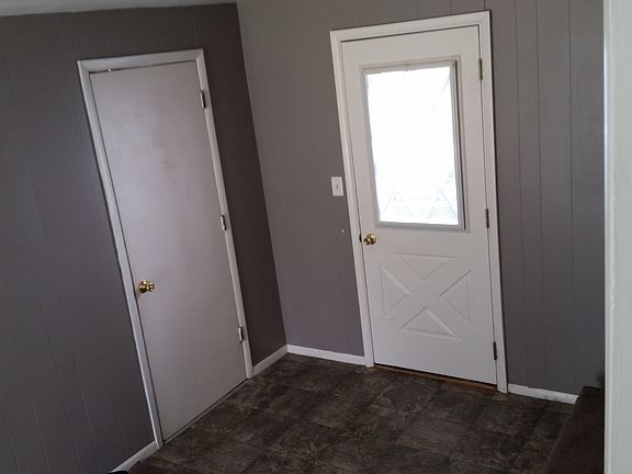 5th image of 733 W College Ave