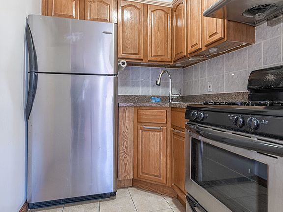 5th image of 301 Grand St #3BB