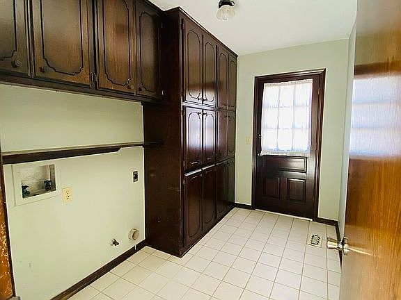 2nd image of 17 Beckley St