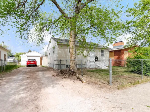825 Holcomb Ave, Rapid City, SD 57701