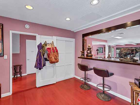 5th image of 3413 Moore St