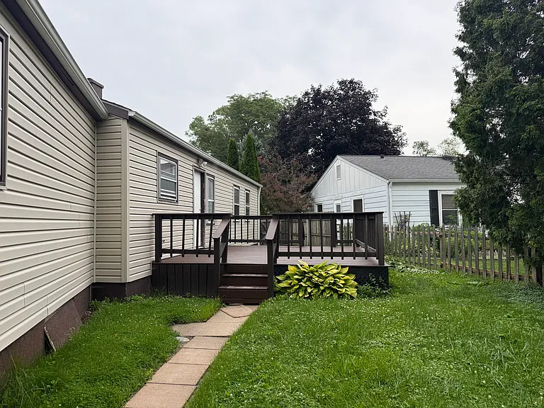 4 Linden Ave — Photo 28