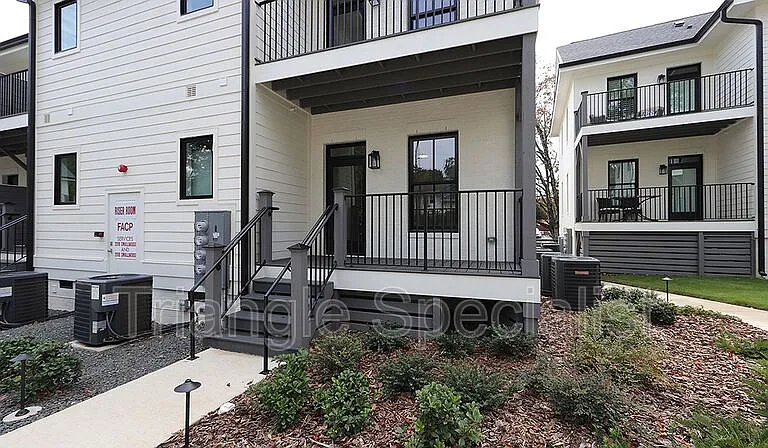 2018 Smallwood Dr #A — Photo 23