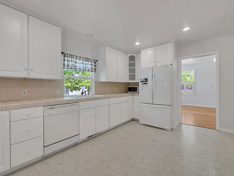 612 Orange Grove Way — Photo 7
