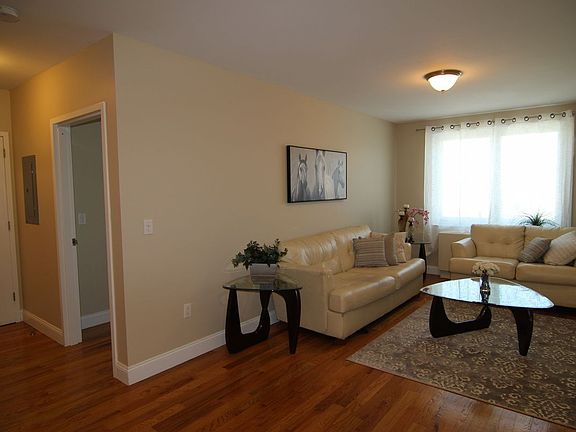 3rd image of 2012 31st St APT 4D