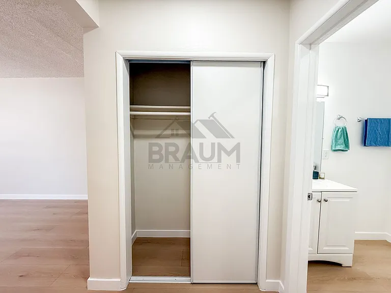 13129 OXNARD ST. — Photo 59