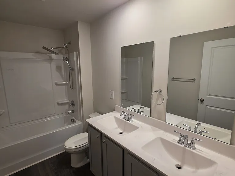 239 Londonshire Dr — Photo 32