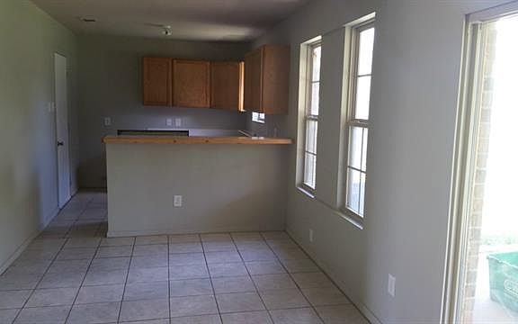 5th image of 6420 Tammy Ct