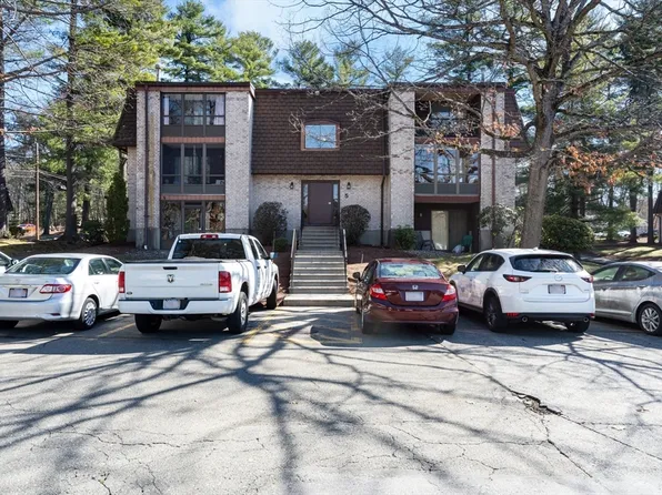 5 Greenbriar Dr APT 206, North Reading, MA 01864