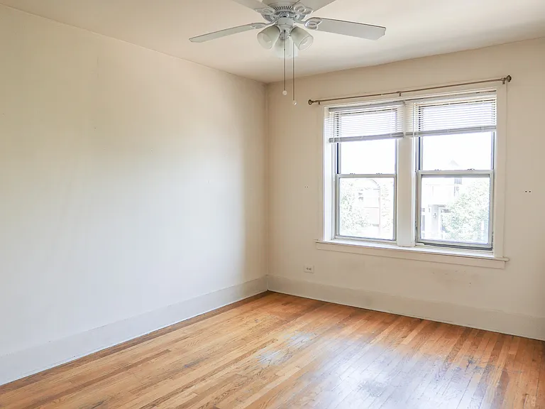 1101 W Roscoe St #20 — Photo 3