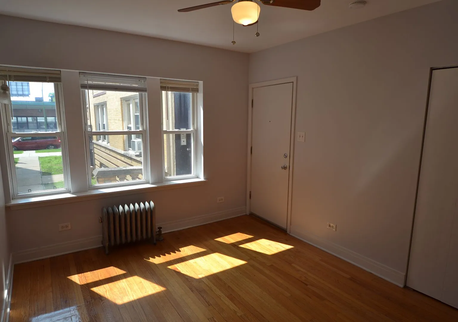 4407 N Kenneth — Photo 3