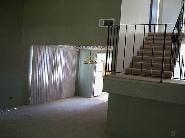 1st image of 9207 Bainbridge Pl