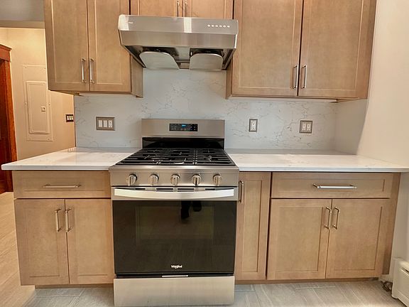 2nd image of 102 Bayswater St #1