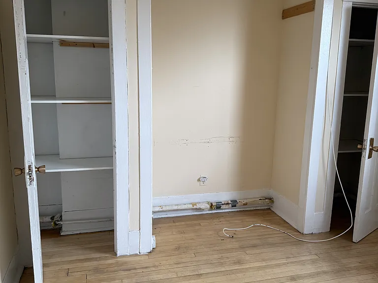355 Elgin St #C — Photo 12