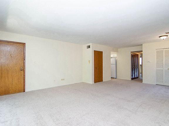 5th image of 10324 S Keating Ave APT 3C