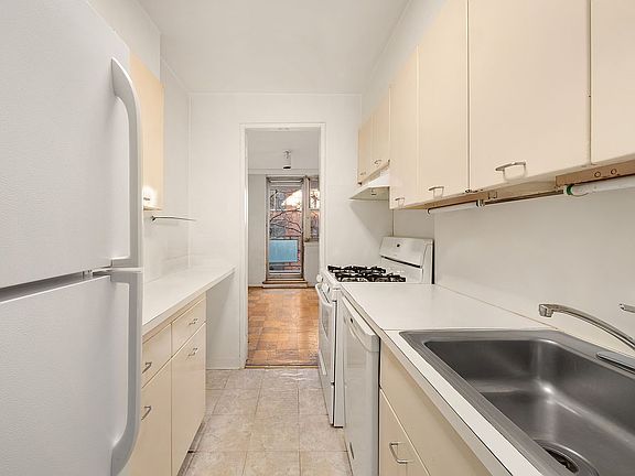 4th image of 222 E 80th St APT 4E