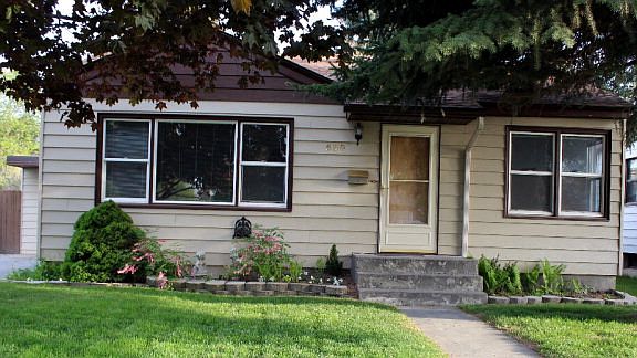 3rd image of 530 College St