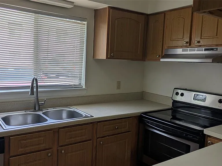 4401 S Semoran Blvd #9 — Photo 15