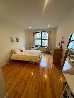 Rented by PMG Real Estate  | media 36